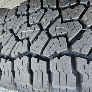 tires1.jpg